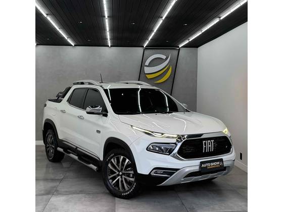 FIAT TORO 2.0 16V TURBO DIESEL RANCH 4WD AT9 FIAT TORO 2.0 16V TURBO DIESEL RANCH 4WD AT9